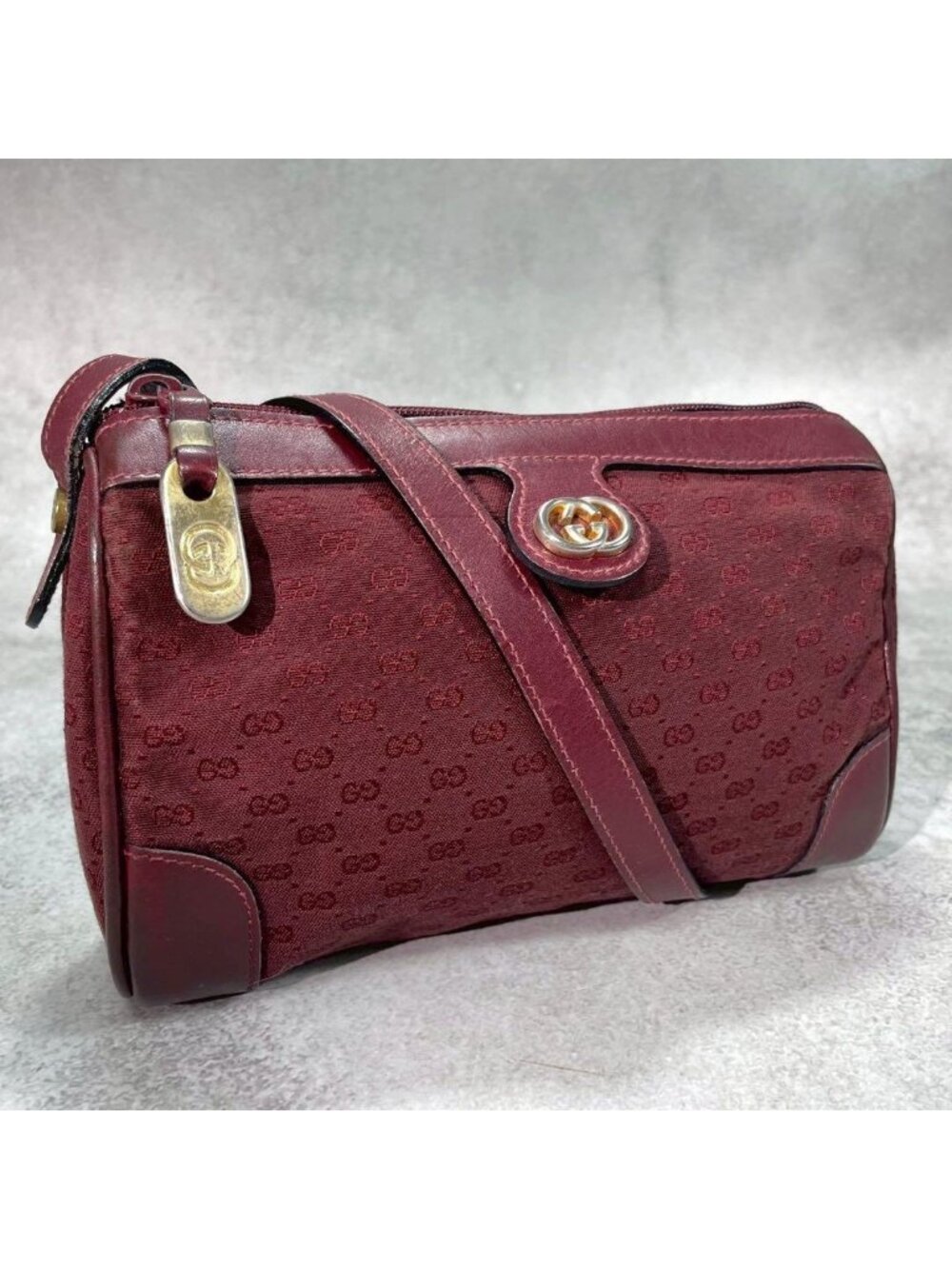 Gucci GG Shoulder Bag Bordeaux Leather Logo Gold